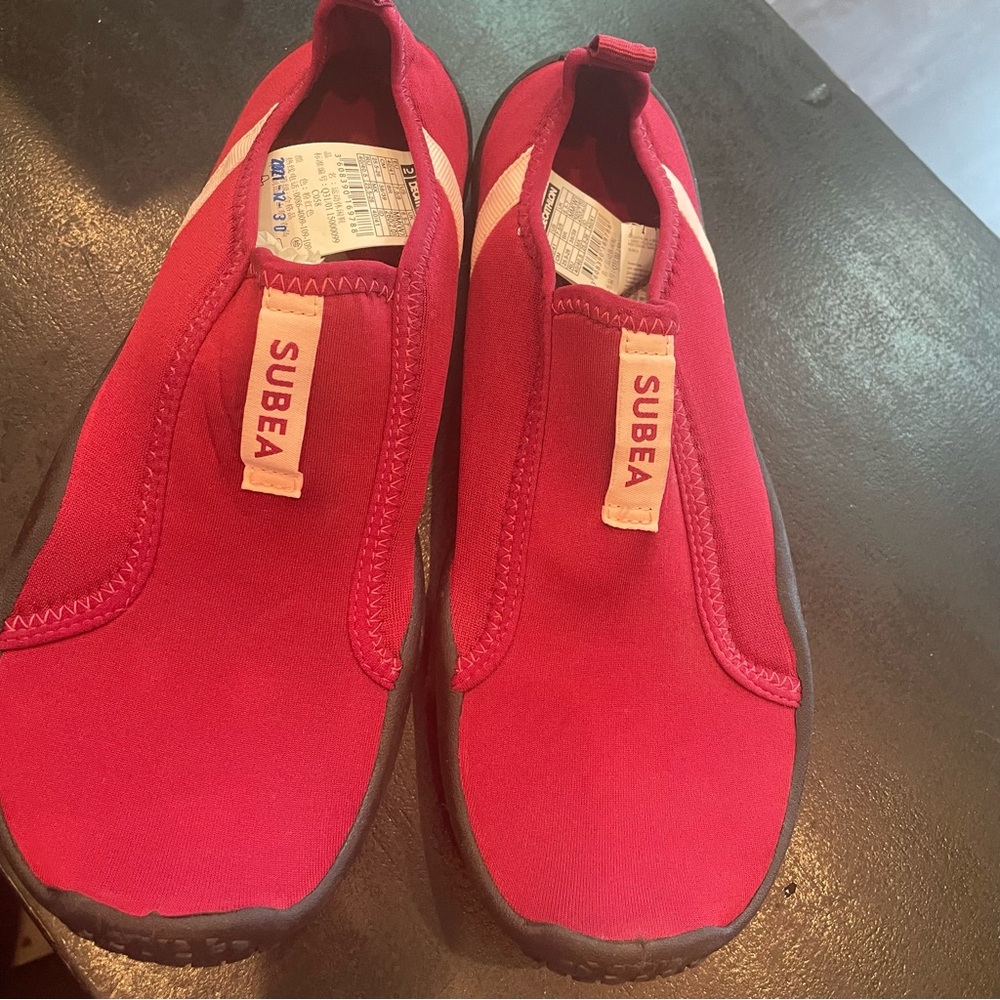 Subea Vibrant Red Water Shoes